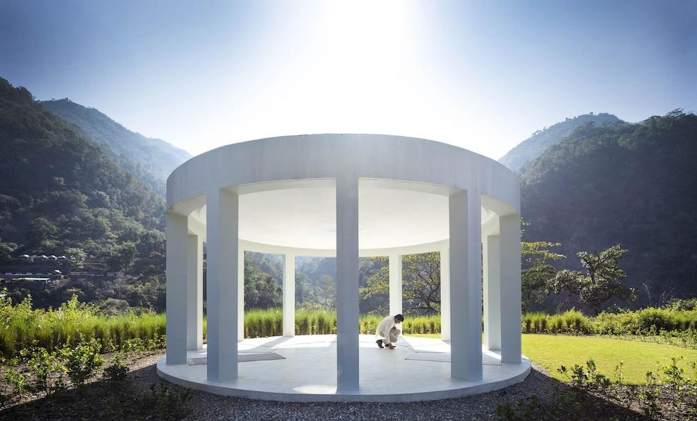Taj Rishikesh Resort And Spa Dehradun Exterior photo